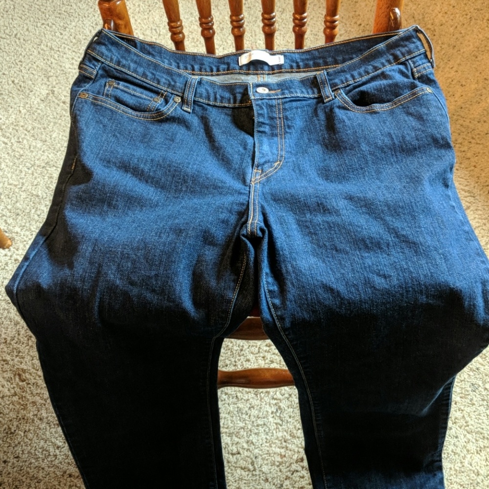 Levis